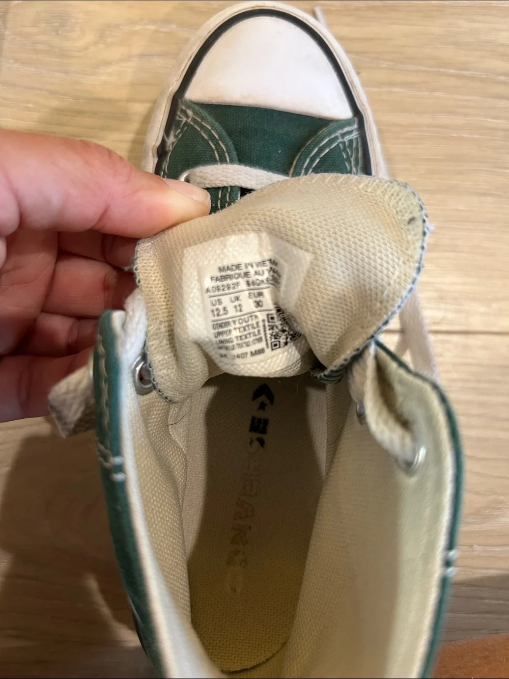 Converse size youth